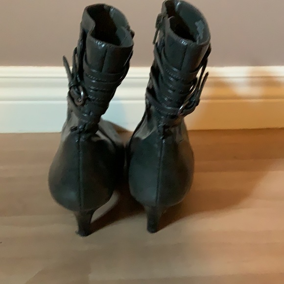 Heeled boots Nine West u for 2 for $30 - Picture 3 of 3